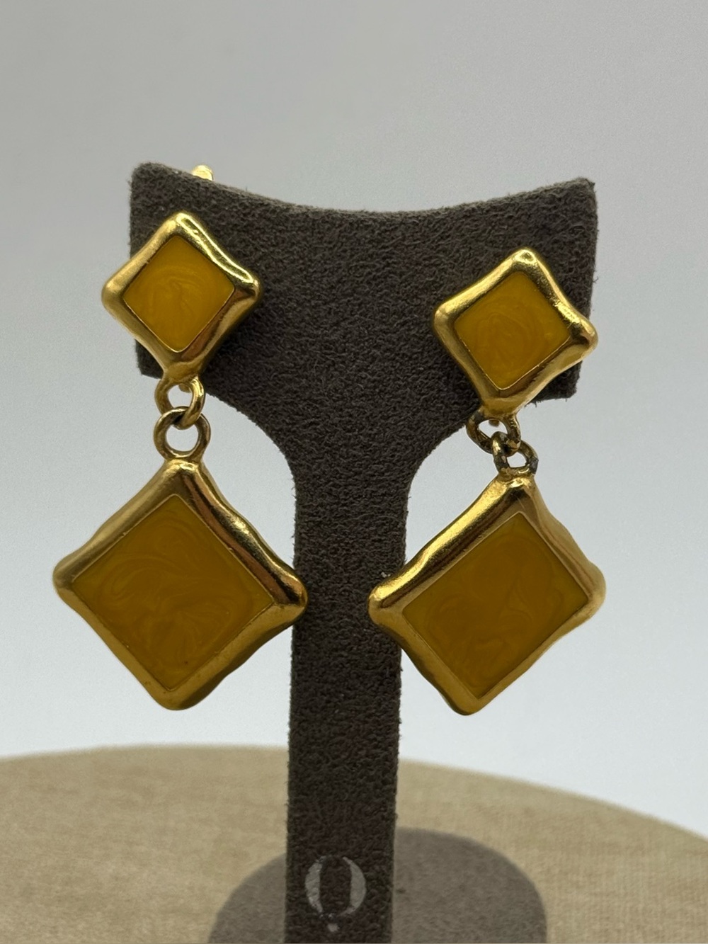 Vintage trifari clip on Gold-Tone Yellow Drop Square Earrings